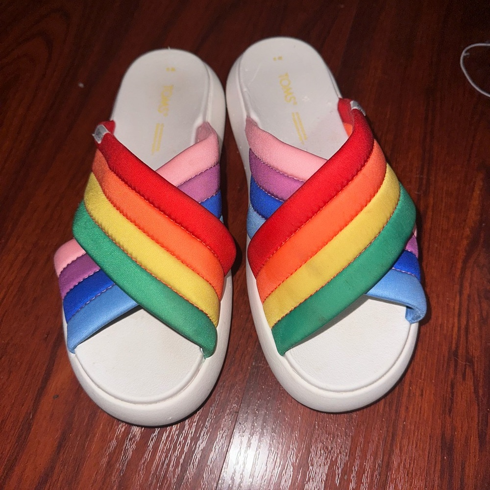 Toms Women’s 8 Rainbow Slide Sandals